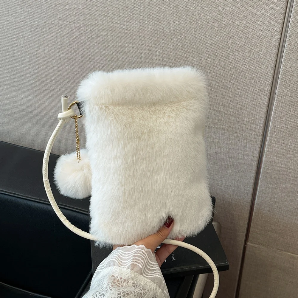 Women Handbags Fashion Plush Shoulder Bags Large Capacity Crossbody Bags For Ladies Phone Purse Small Flap For Autumn And Winter